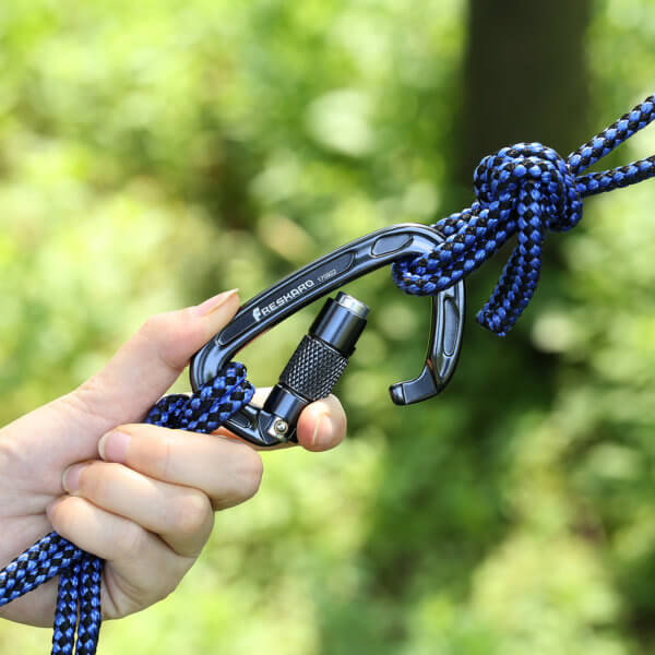 25kN Auto locking Carabiner holding rope