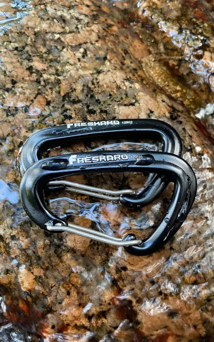 12kN Wire gate Black Carabiner 2pack